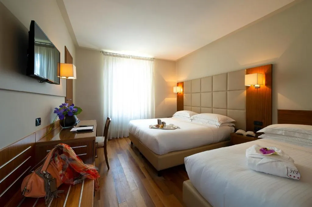 TRIPLE SUPERIOR Room, Fenice Hotel Milan, Milan