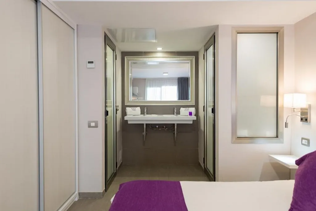 Room, eo Corona Cedral, Gran Canaria