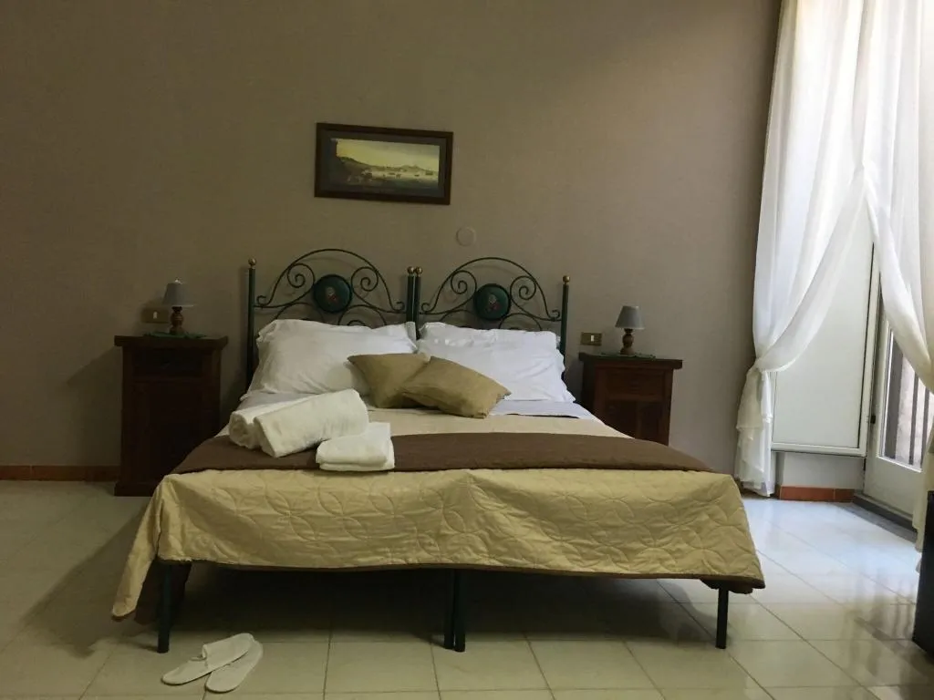Room, Soggiorno Paradiso Due, Naples