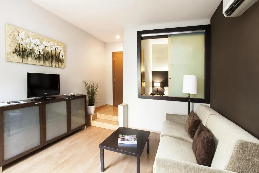 APARTMENT CAPACITY 3 ONE BEDROOM Room, Senator Barcelona Apartments, Barcelona