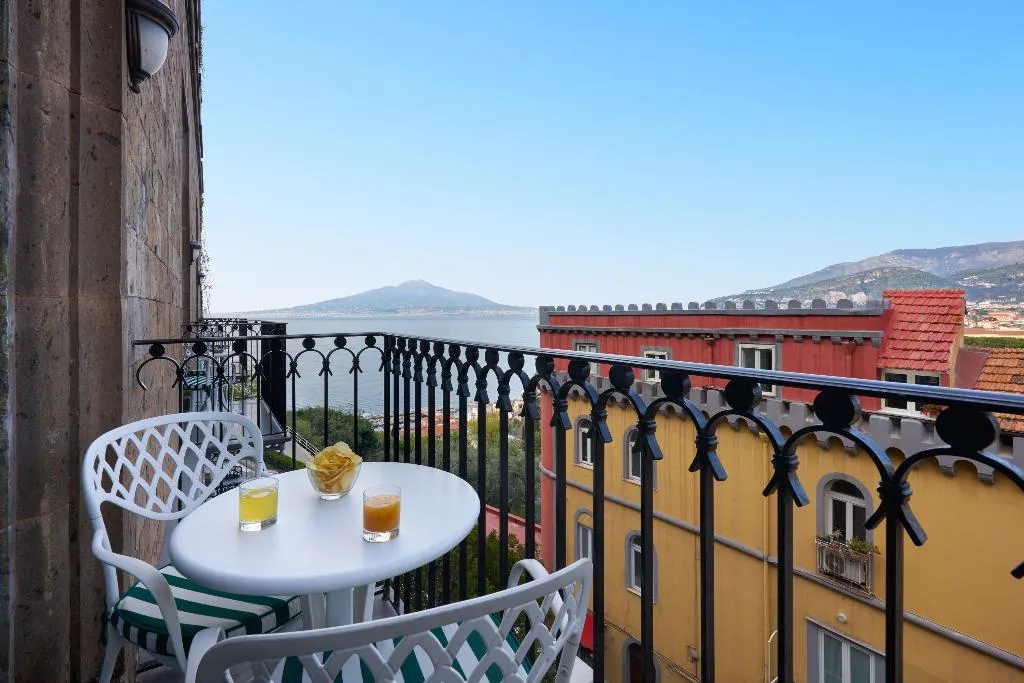 DOUBLE SUPERIOR Room, Grand Hotel Capodimonte, Naples
