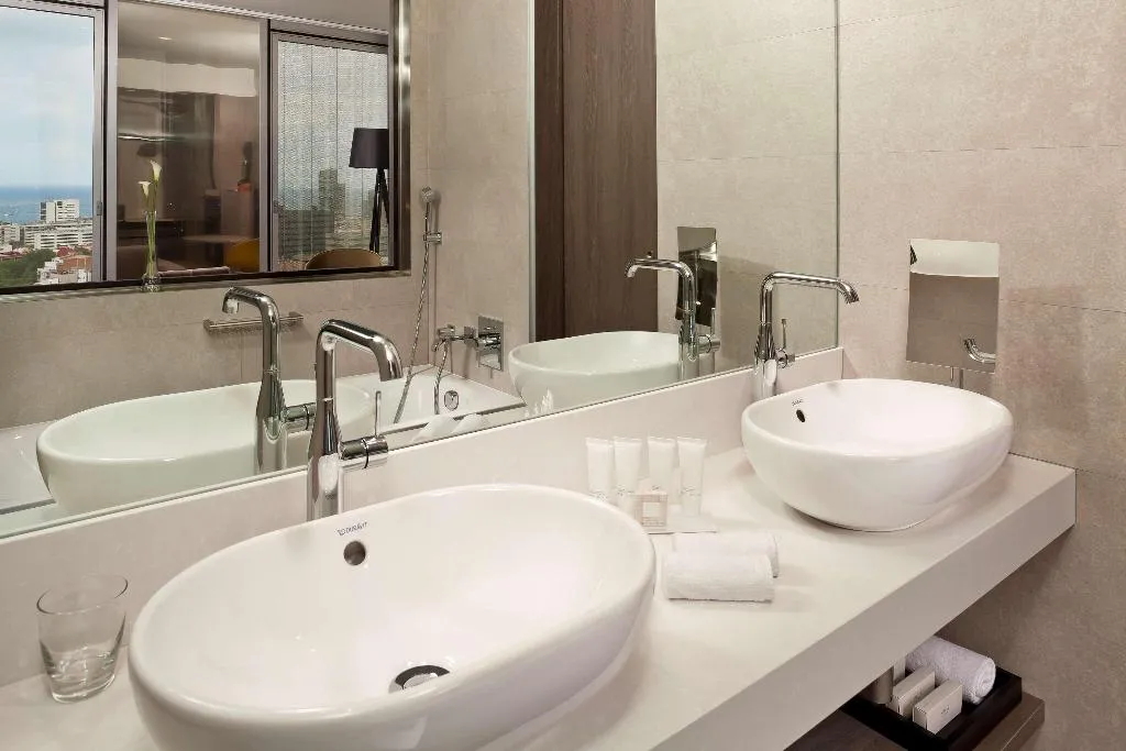 DOUBLE PREMIUM CITY VIEW Room, Melia Barcelona Sky, Barcelona