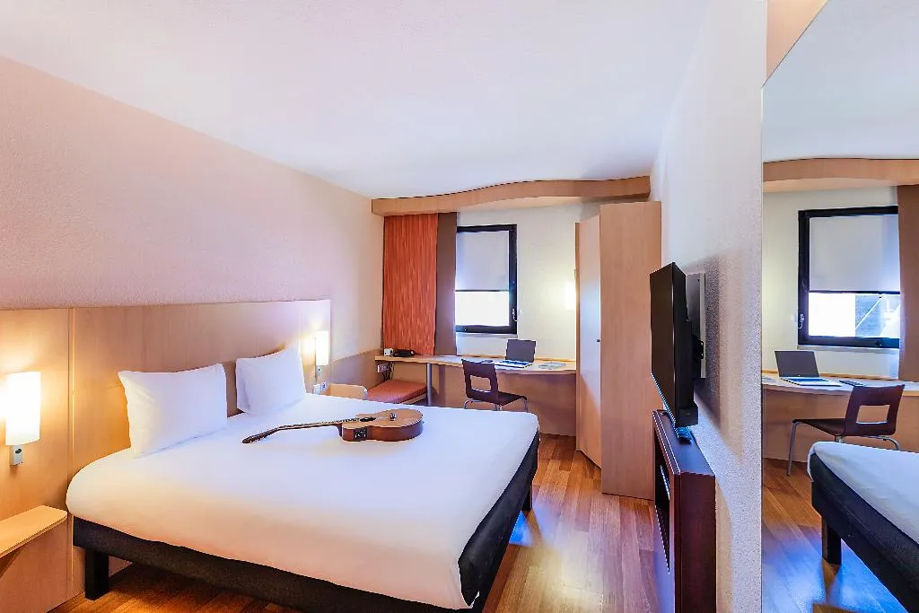 DOUBLE WITH DOUBLE BED Room, ibis Lisboa Sintra, Lisbon