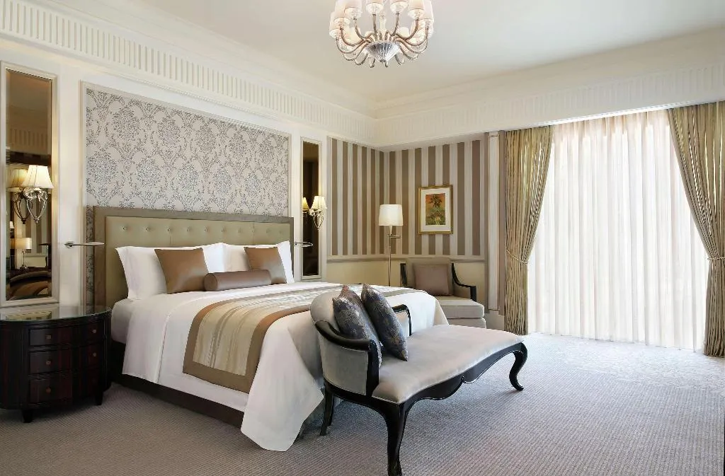SUITE SUPERIOR Room, Al Habtoor Palace, Dubai