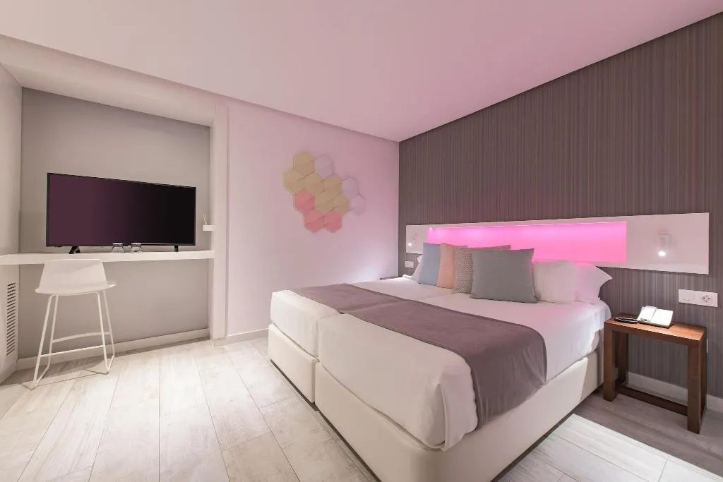 TWIN WITH TERRACE Room, Hotel Garbi Ibiza & Spa, Ibiza