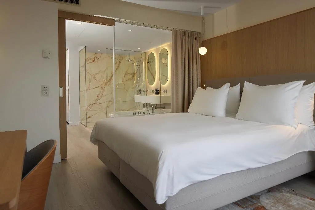 SUITE WITH KITCHENETTE Room, WestCord Fashion Hotel Amsterdam, Amsterdam
