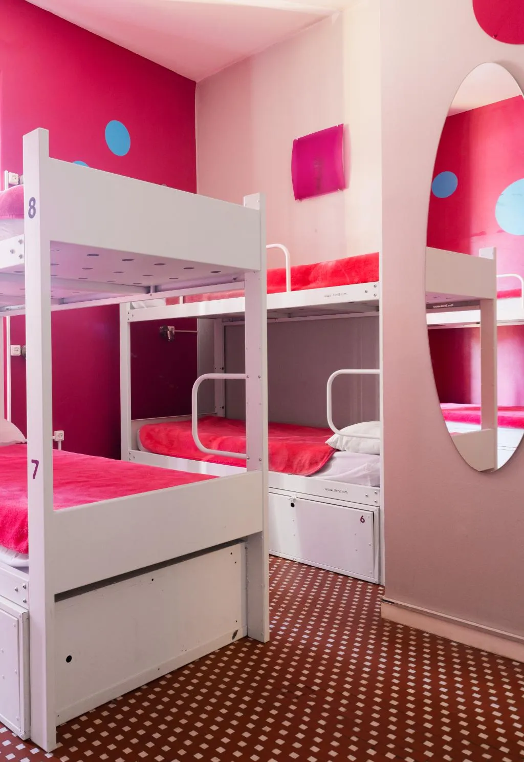 Bed in dormitory CAPACITY 8 Room, Purple Nest, Valencia