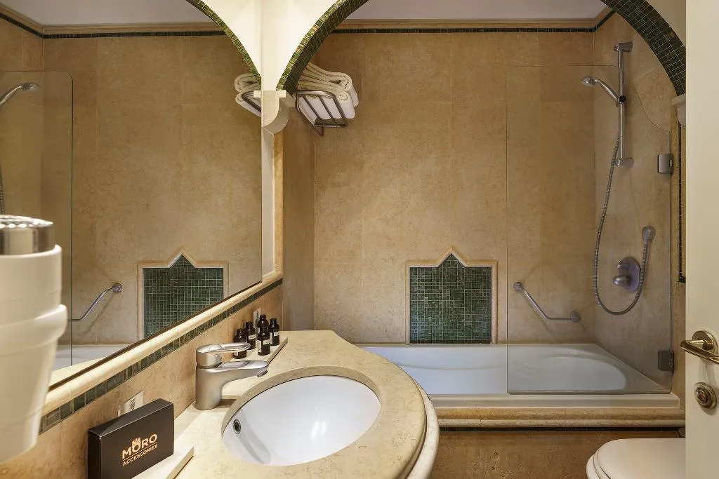 Double or Twin DELUXE Room, Romano Palace, Catania
