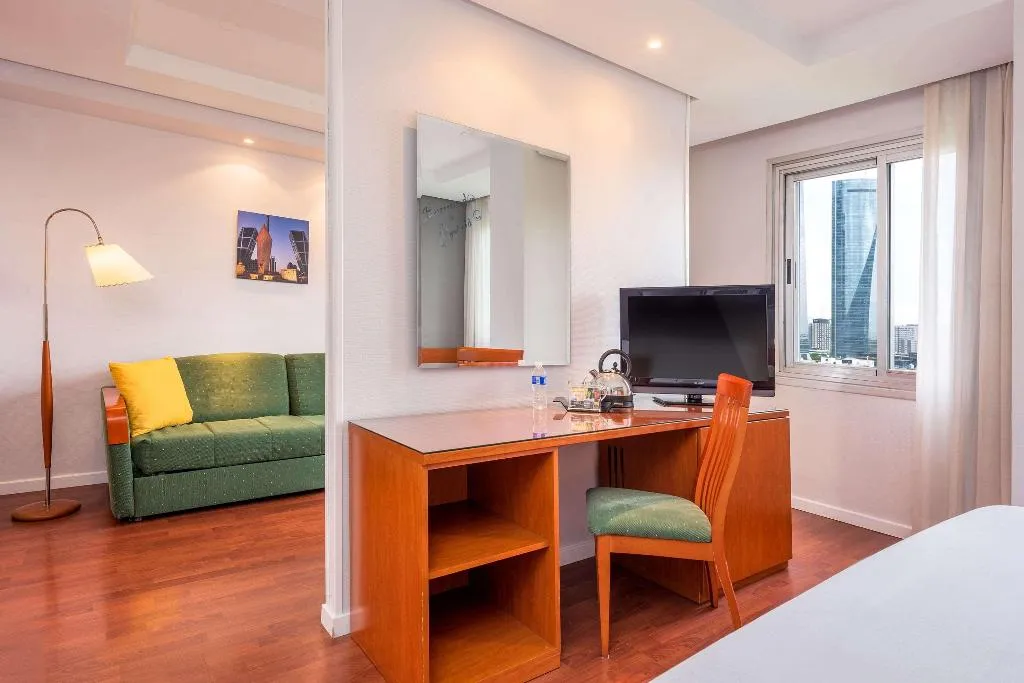 DOUBLE PREMIUM Room, Hotel Madrid Chamartín Affiliated by Meliá, Madrid