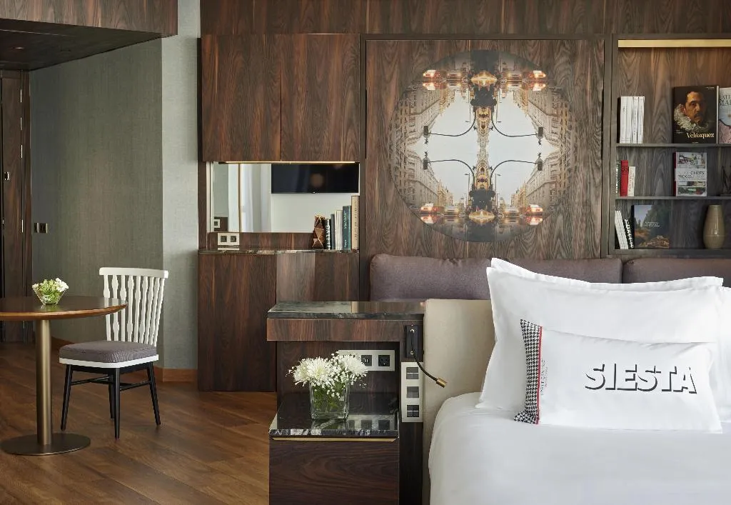 Room, Hyatt Centric Gran Via Madrid, Madrid