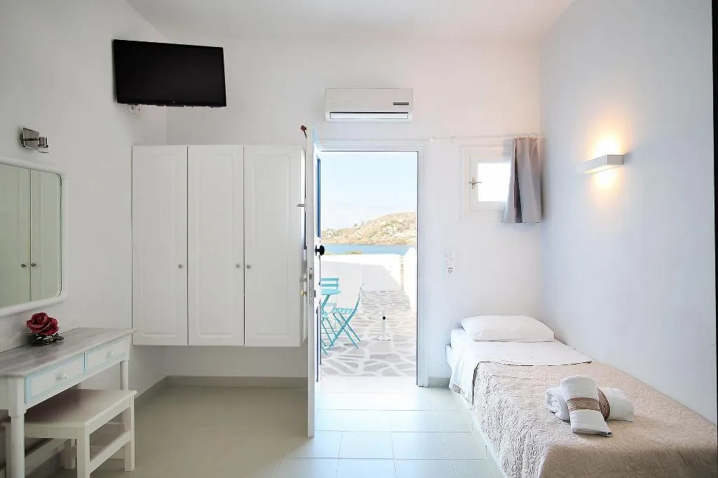 Room, Kritikakis Village Apartments, Santorini