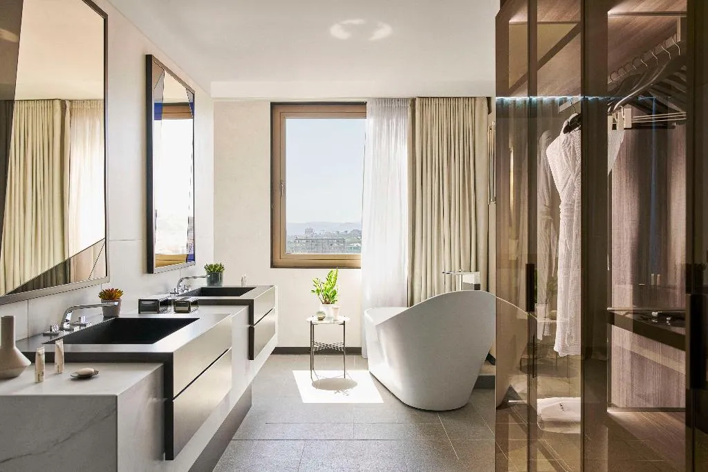 SUITE STANDARD Room, Grand Hyatt Barcelona, Barcelona