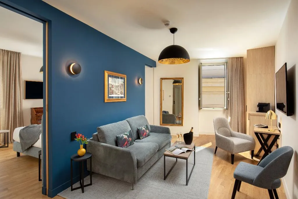 FAMILY ROOM THREE BEDS Room, 9 Hotel Cesari, Rome