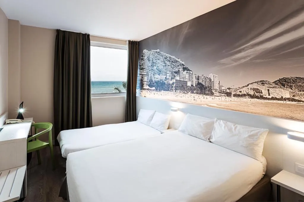 FAMILY ROOM STANDARD Room, B&B Hotel Alicante, Costa Blanca