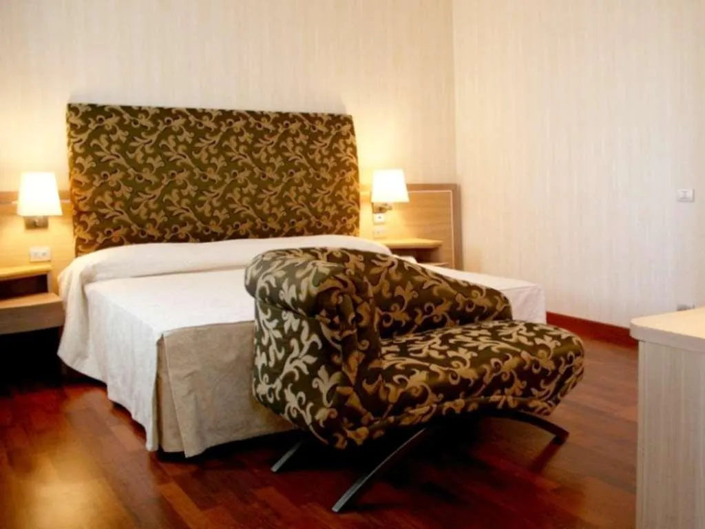 Room, Poli Hotel, Milan