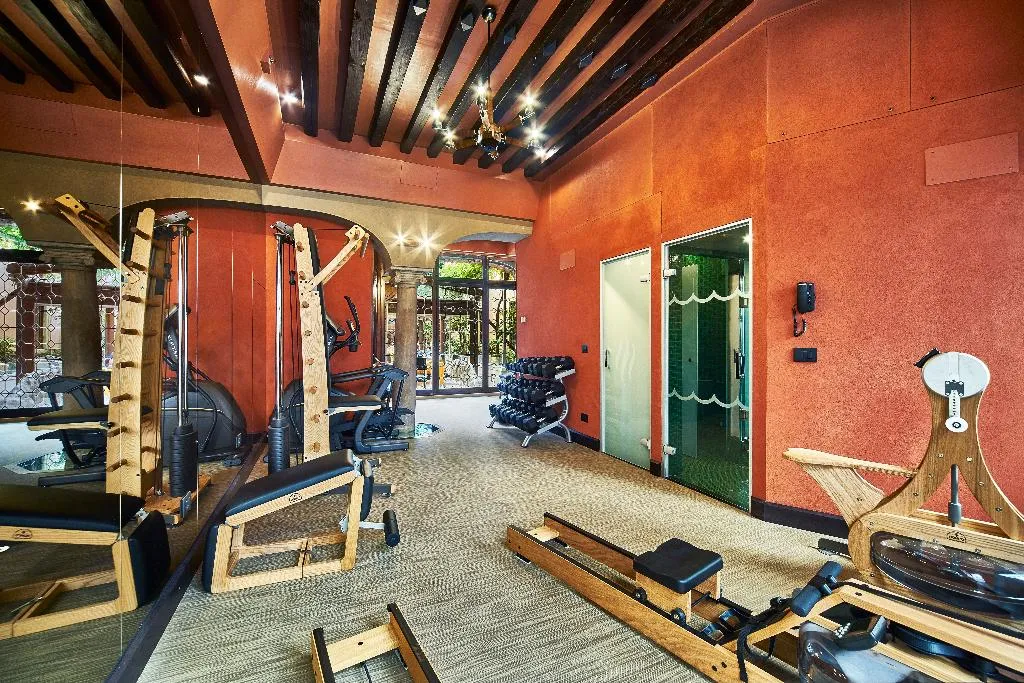 Sports and Entertainment, Saturnia & International, Venice