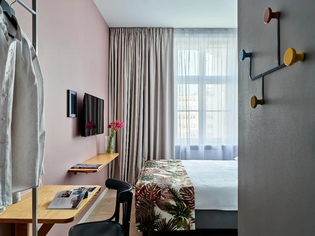 DOUBLE BASIC Room, Hola Gdynia, Gdansk