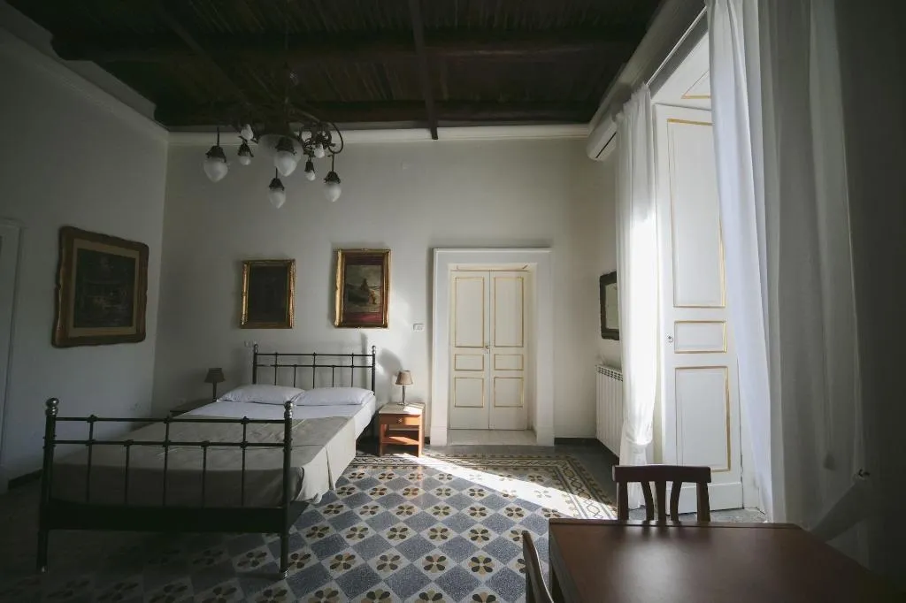 Room, Area Angioina Suites, Naples