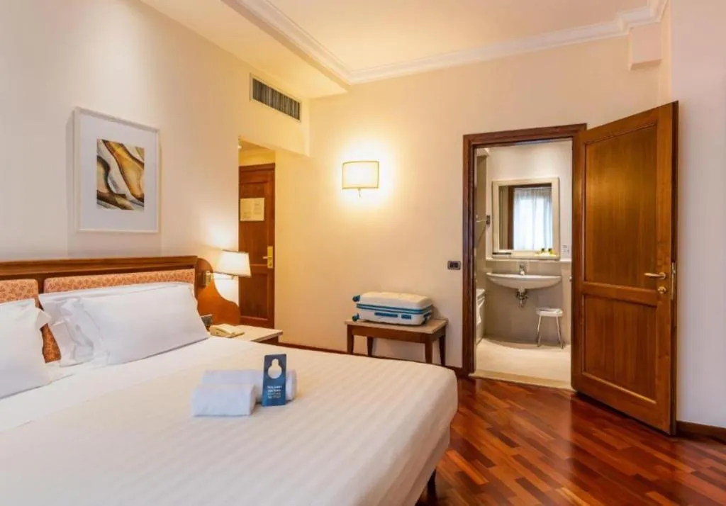 DOUBLE SUPERIOR Room, B&B Hotel Firenze Pitti Palace al Ponte Vecchio, Florence