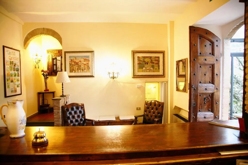 Lobby, Castello Cortevecchio, Umbria