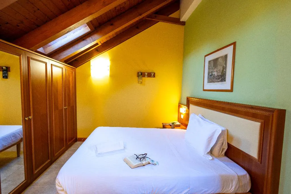 DOUBLE QUEEN SIZE BED Room, LVG Hotel Collection - Belvedere San Gottardo, Milan