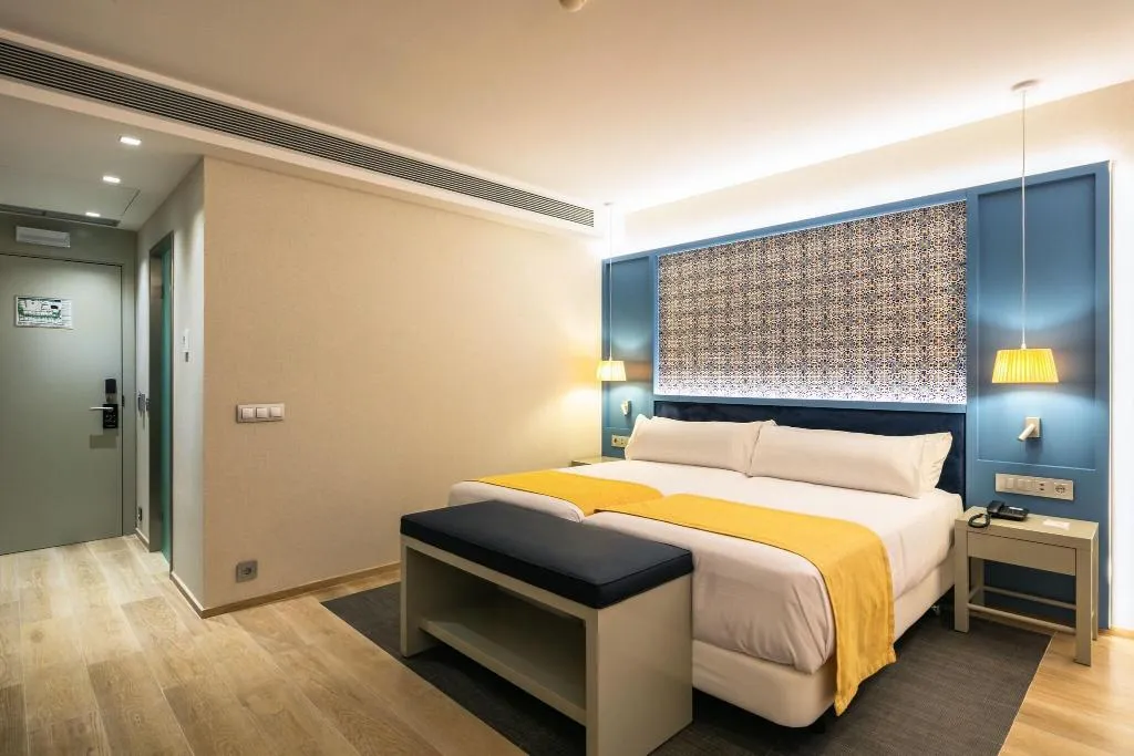 DOUBLE SINGLE USE SUPERIOR Room, Catalonia Porto, Porto