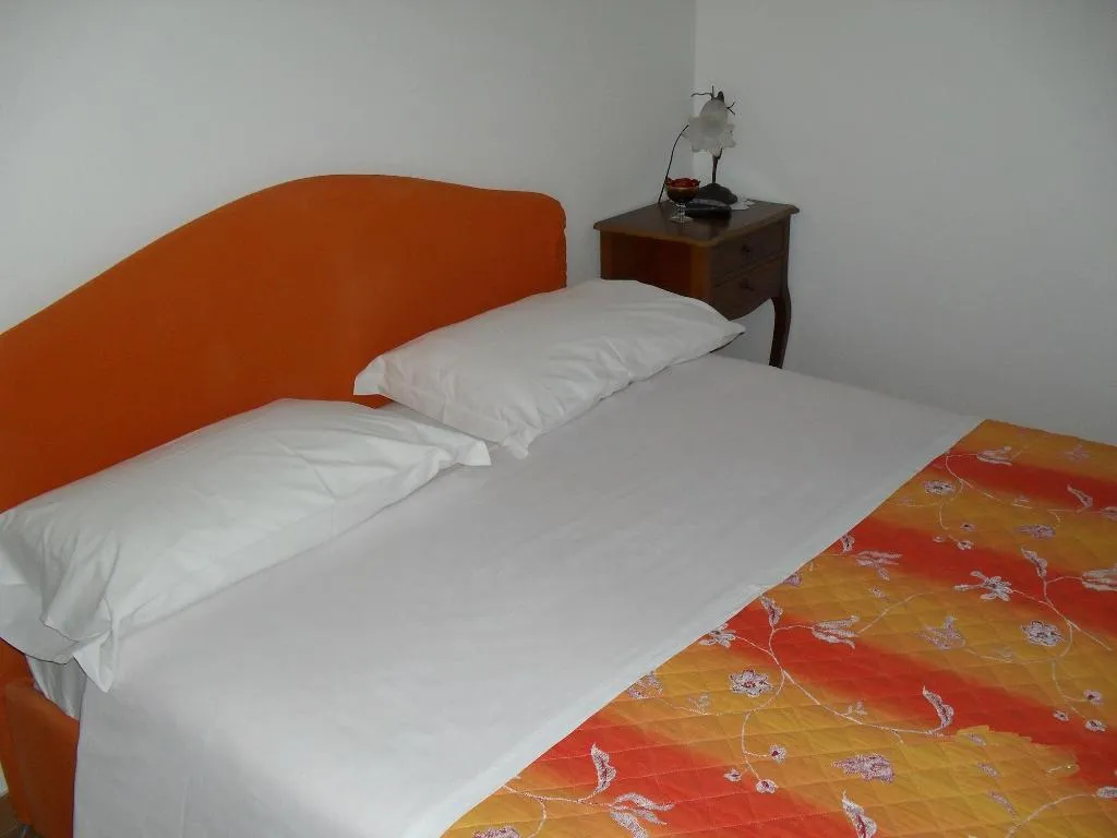 Room, B&B Puntaferano, Naples