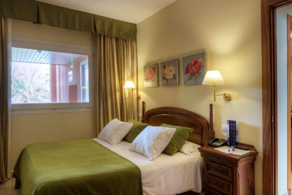 Room, Hotel Sunway Playa Golf & Spa, Sitges, Costa Brava