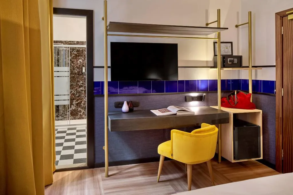 Double or Twin DELUXE Room, UNA HOTELS Ala Venezia - Adults +16, Venice