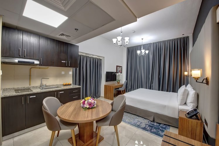 Royal Regency Suites Dubai Marina, Dubai