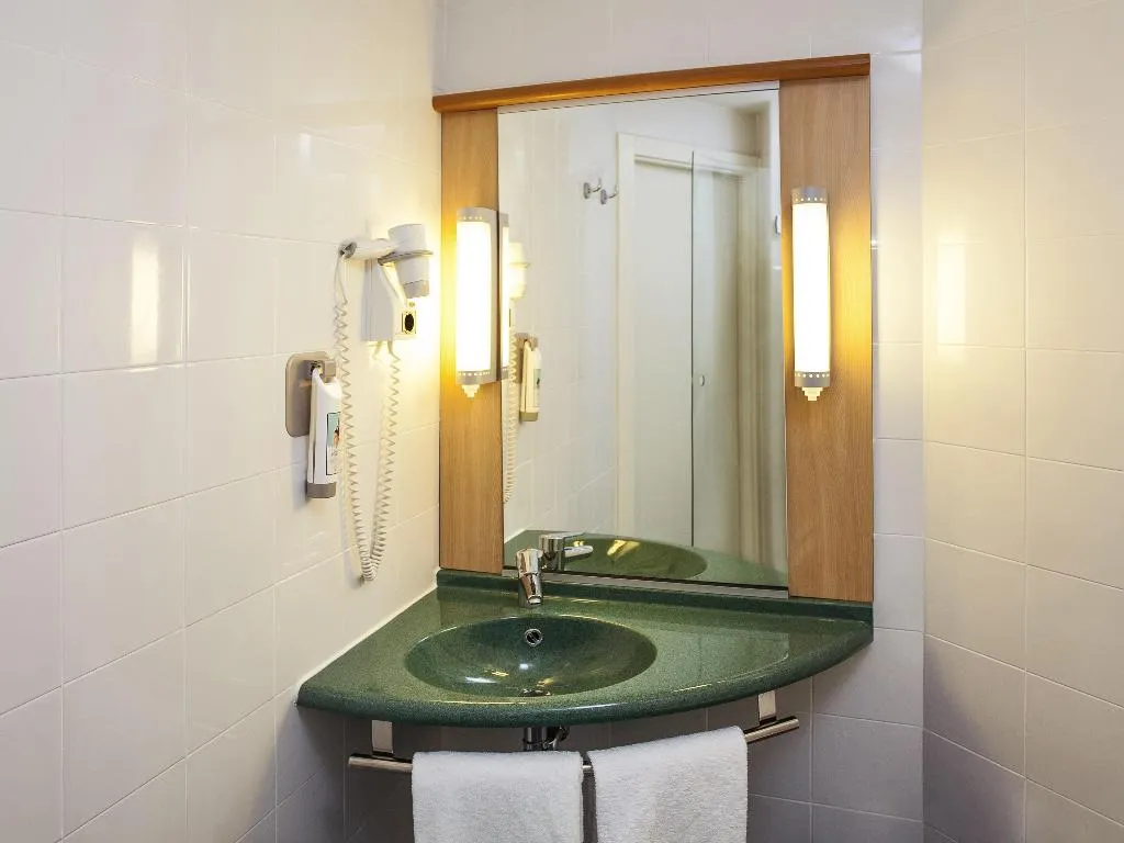 DOUBLE STANDARD Room, Ibis Madrid Aeropuerto Barajas, Madrid