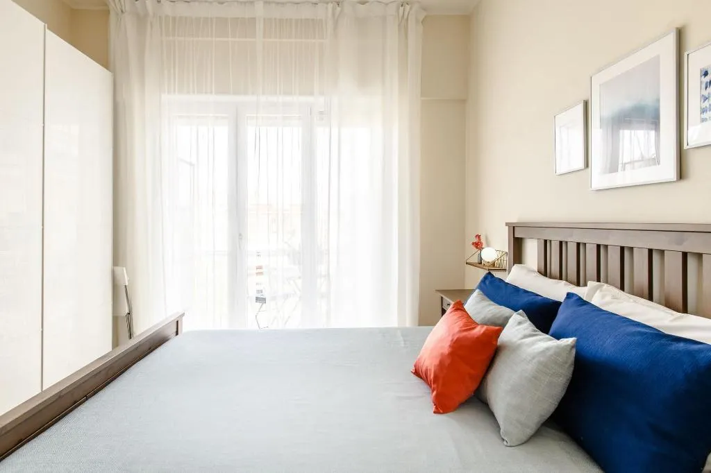 Room, B&B Toma la Luna, Naples