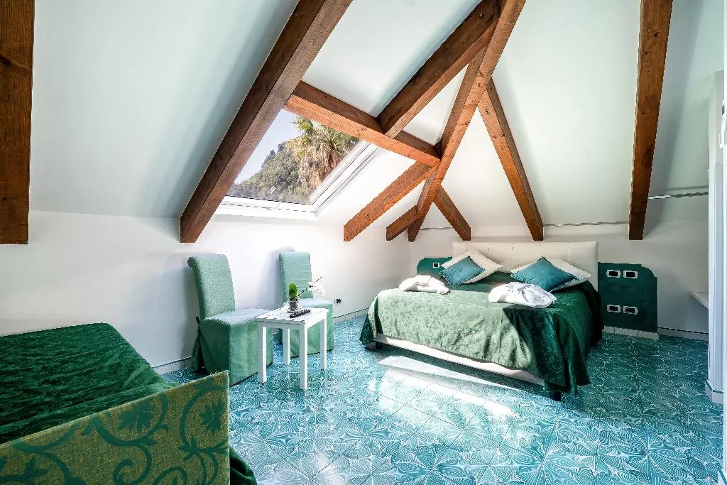 JUNIOR SUITE STANDARD Room, Hotel Villa Annalara, Naples