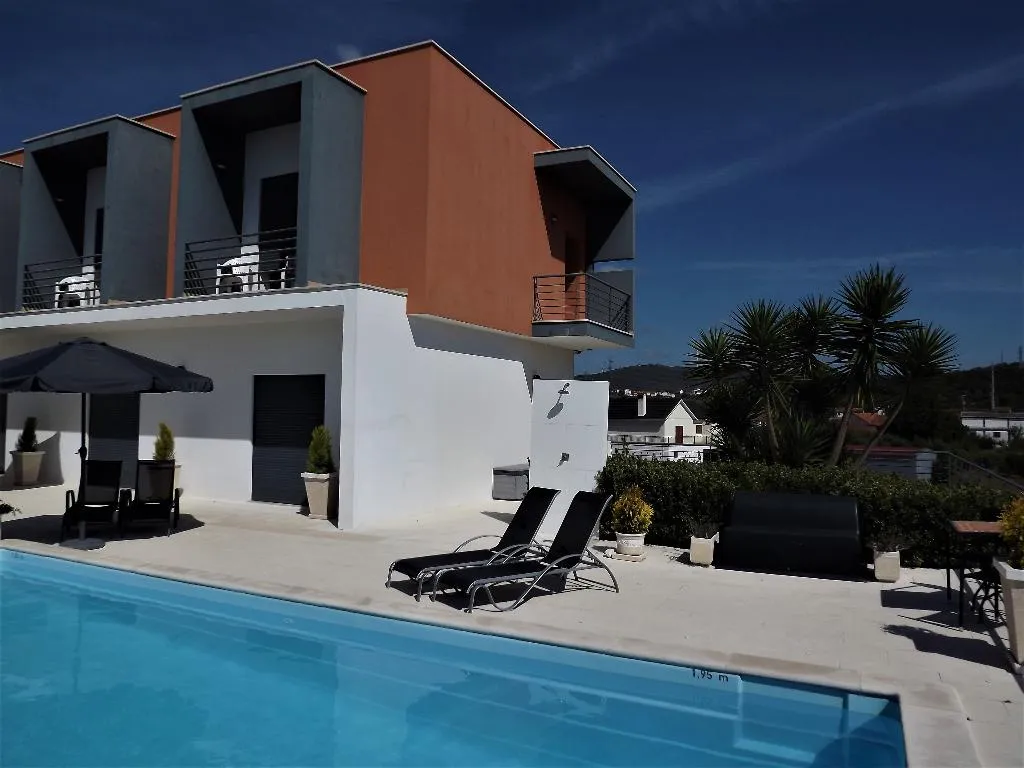 Pool, Casa Ceedina Bed and Breakfast, Porto