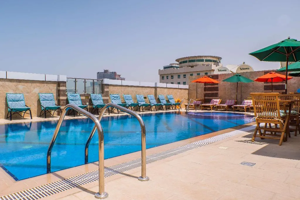Pool, Tulip Inn Al Khan, Dubai