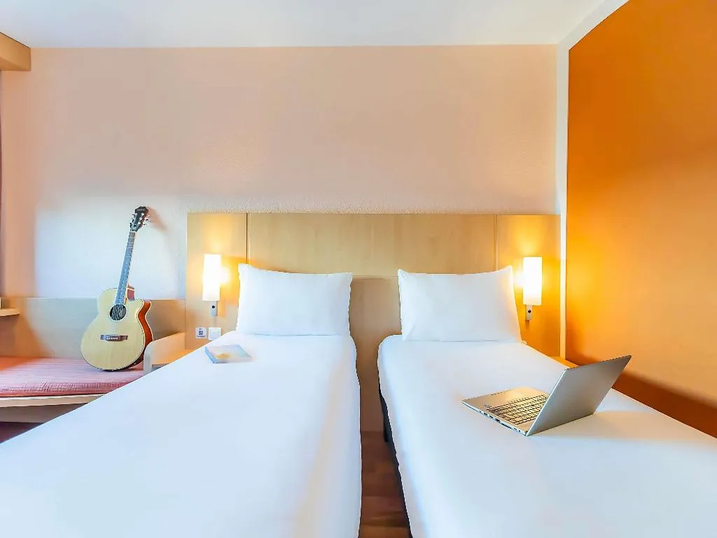 TWIN STANDARD Room, ibis Lisboa Sintra, Lisbon