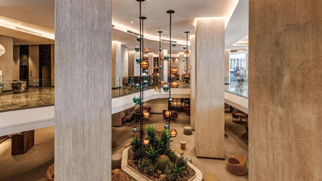 Lobby, Ax Odycy, Malta