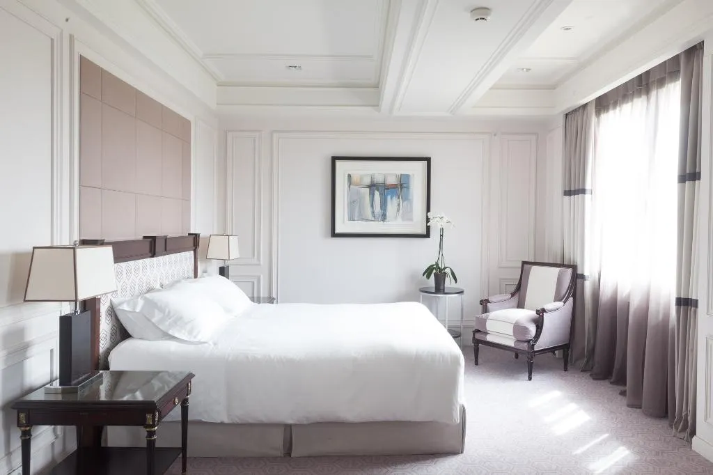 JUNIOR SUITE CAPACITY 3 Room, Rosewood Villa Magna, Madrid
