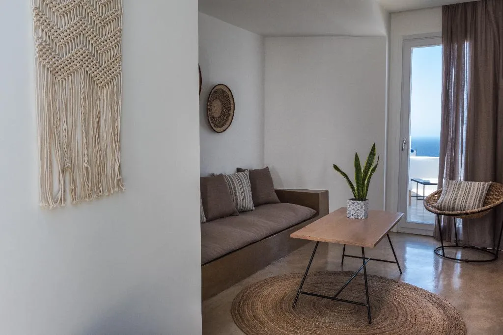 FAMILY ROOM WITH PRIVATE POOL Room, Andronis Arcadia, Santorini