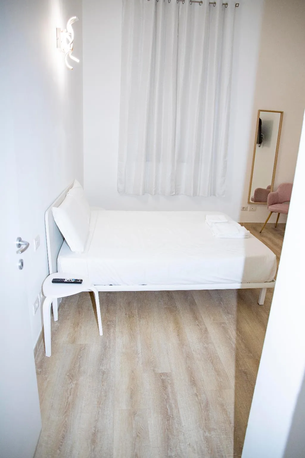 STUDIO CAPACITY 4 Room, Easy Apartment Navigli, Milan