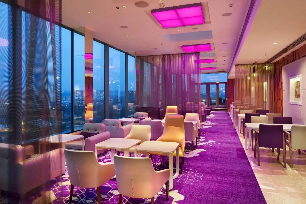 Bar, Hilton Prague Atrium, Prague