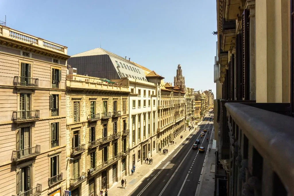 TWIN SUPERIOR WITH VIEWS Room, Fontanella Green House, Barcelona