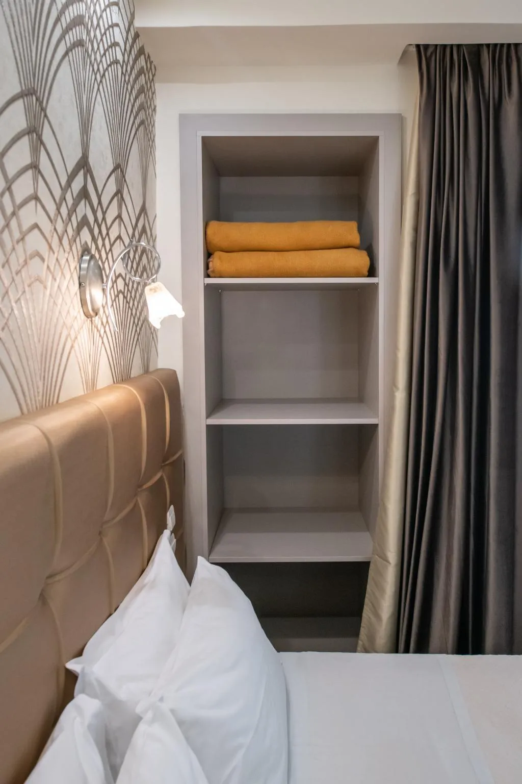 TRIPLE STANDARD Room, Golden City, Athens