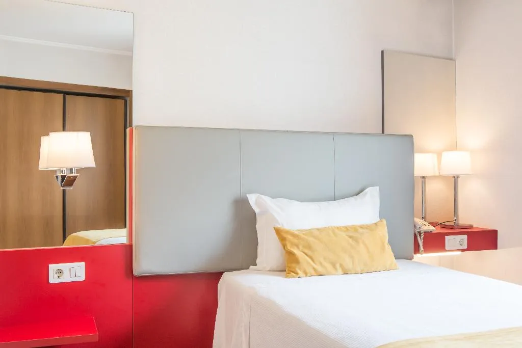 SINGLE STANDARD Room, 3K Madrid, Lisbon