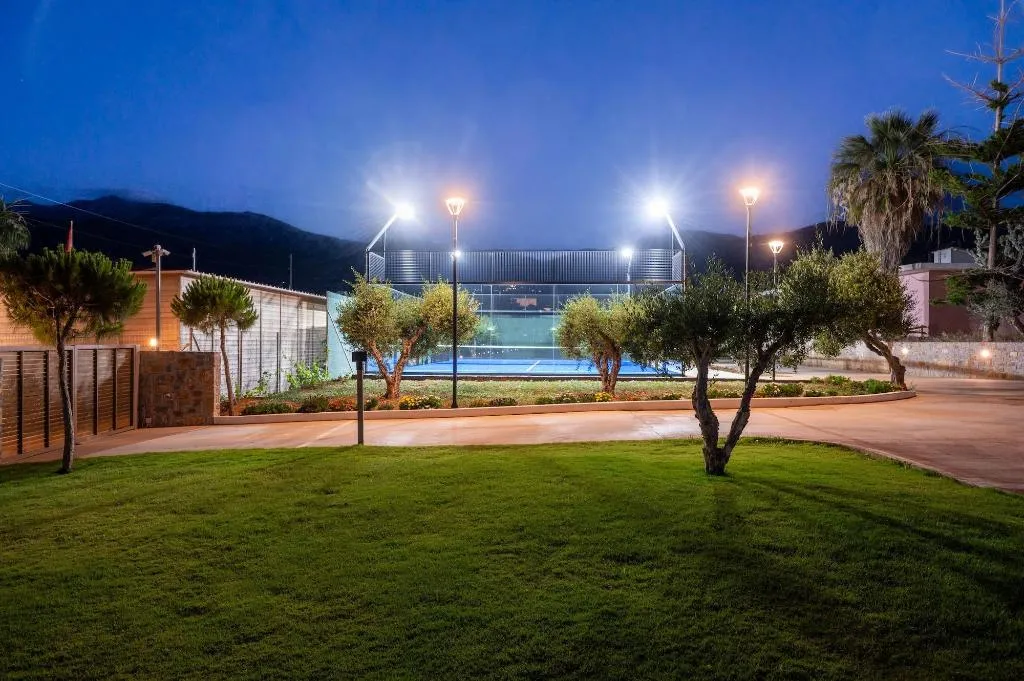 Sports and Entertainment, High Beach White, Crete