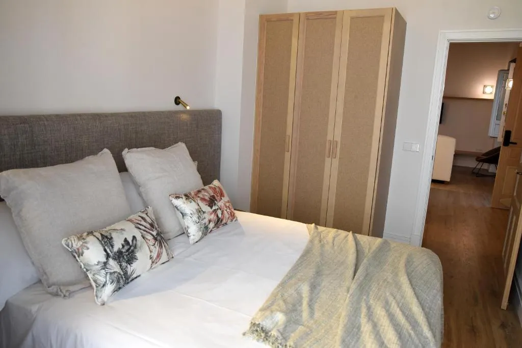 APARTMENT DELUXE Room, Honest Sevilla, Seville