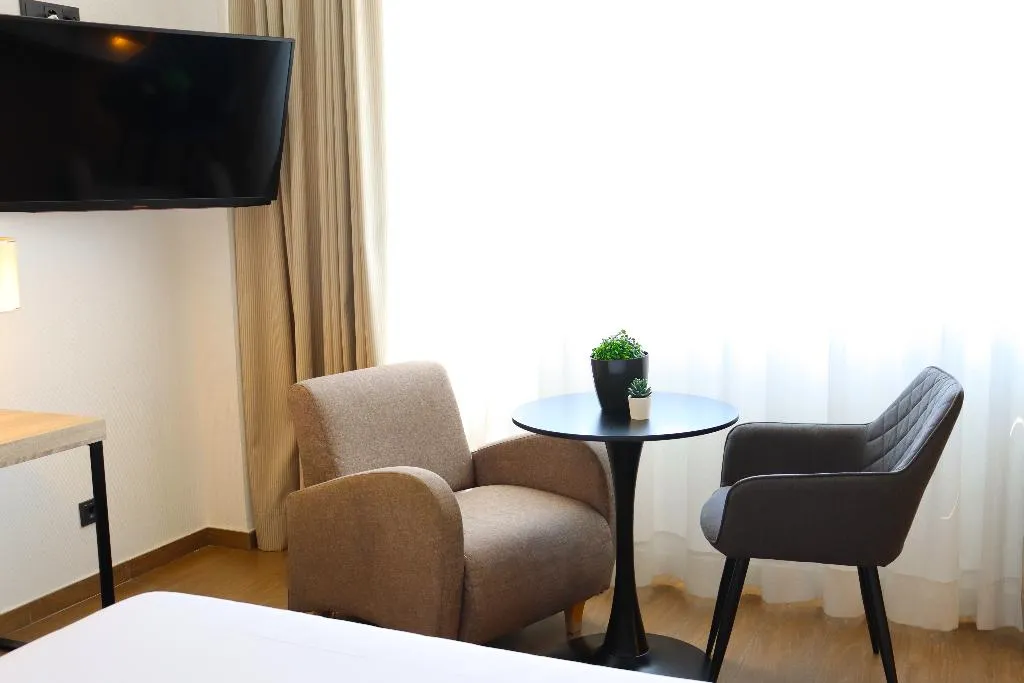 DOUBLE SINGLE USE SUPERIOR SEA VIEW Room, Eurohotel Diagonal Port, Barcelona