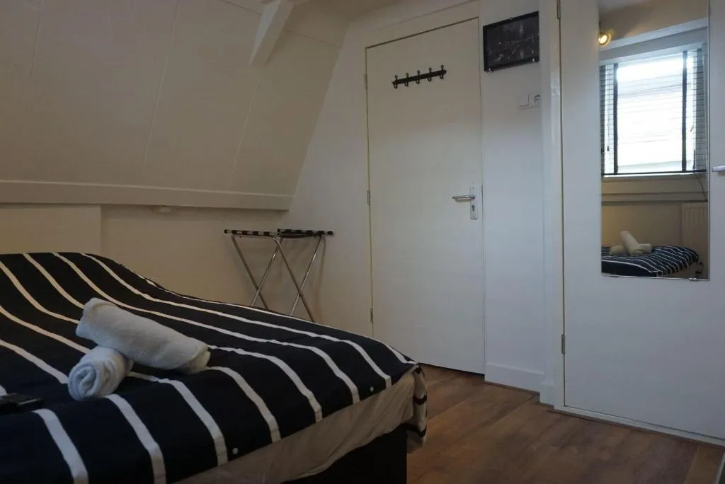 Room, Hotel Canal View, Amsterdam