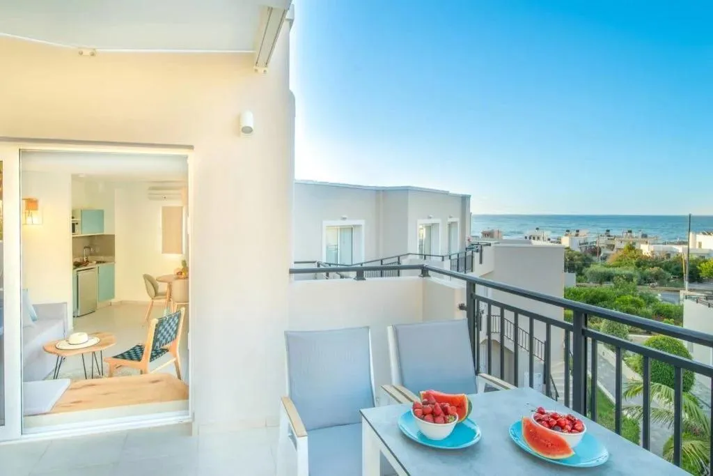 JUNIOR SUITE SEA VIEW Room, Rainbow Apartments, Crete