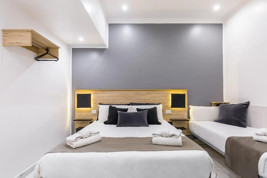 TRIPLE TWO BEDS Room, Sant'Angelo Suites, Naples